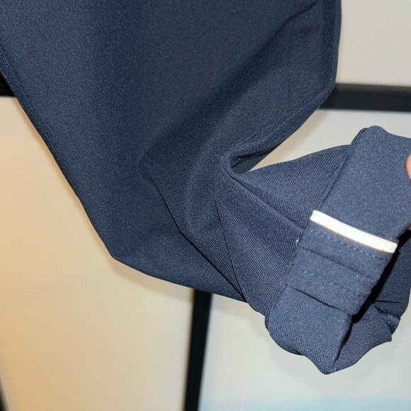 Lululemon men’s ABC pants in True Navy. Size 33 - Picture 10 of 16